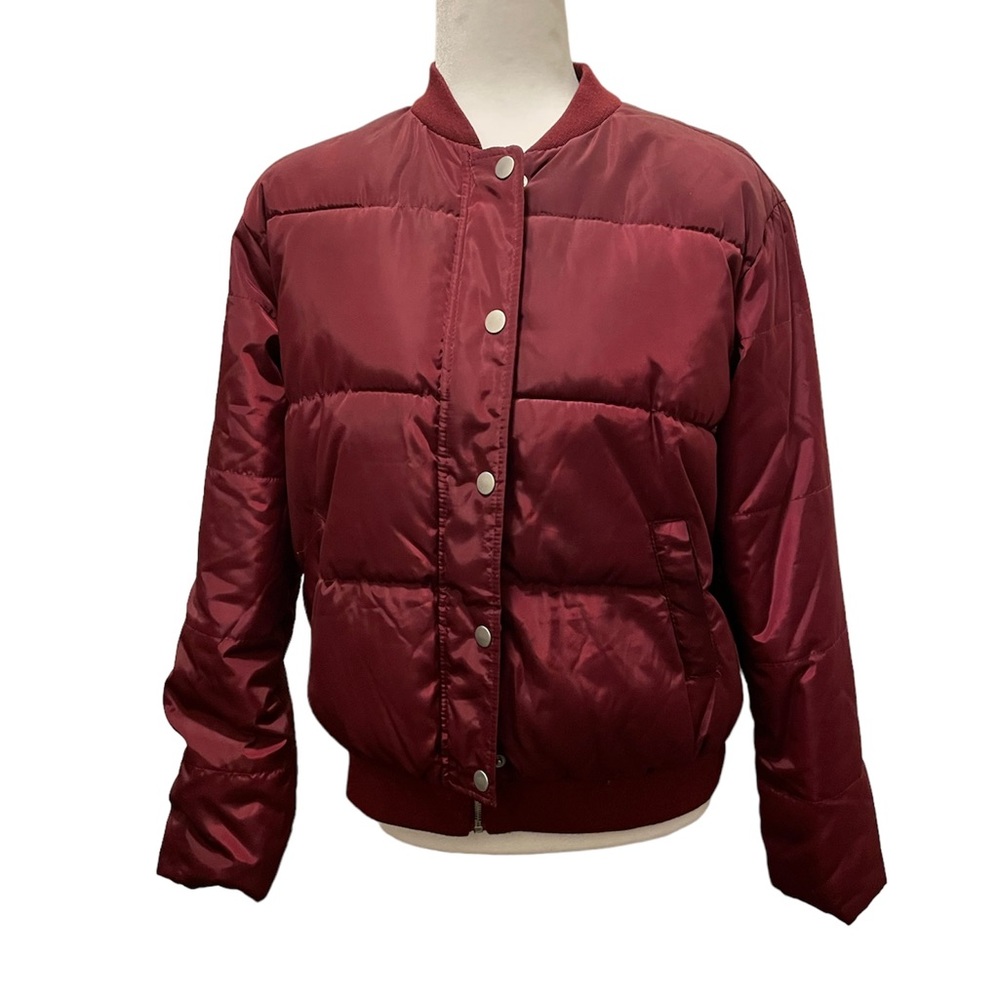 Forever 21. Size Medium. Maroon. Bomber Quilted Puffer Jacket. Lightweight.